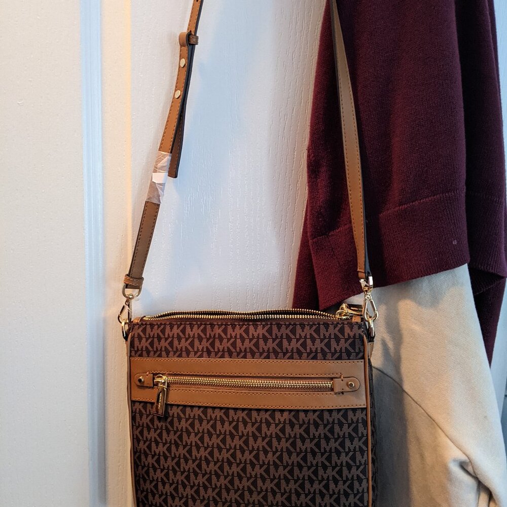 Micheal Kors Jet Set Travel Large Logo Messenger Bag